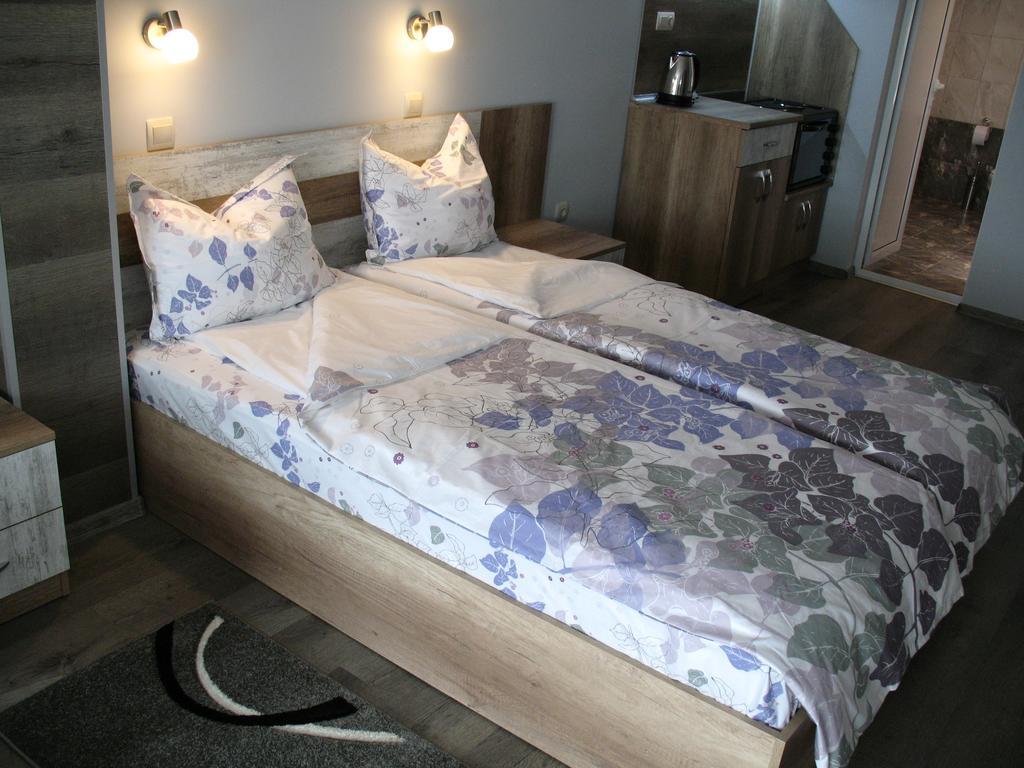 Leon Rent Studio 8 Apartamento Veliko Tŭrnovo Exterior foto